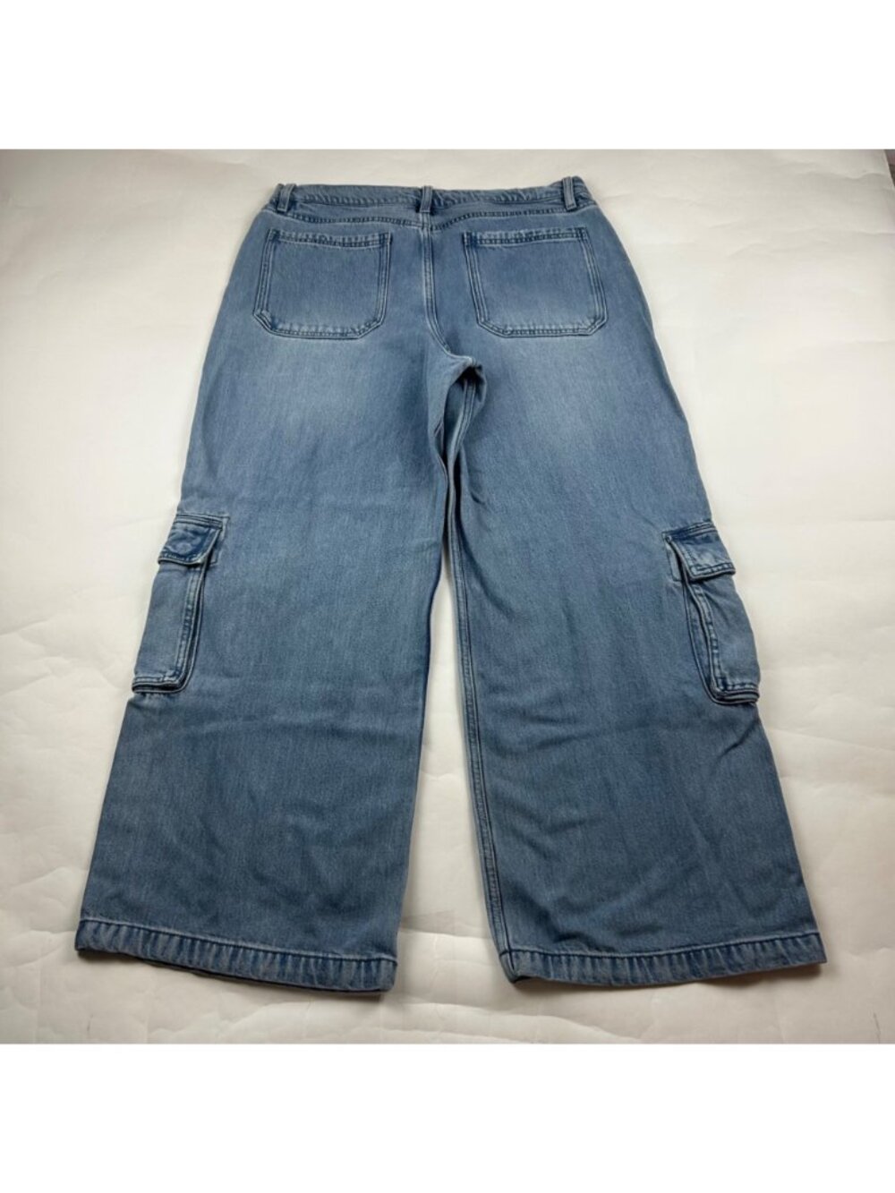 Lucky Brand Light Wash Drapey Denim Wide Leg Cargo Jeans 16 / 33 - Picture 5 of 6